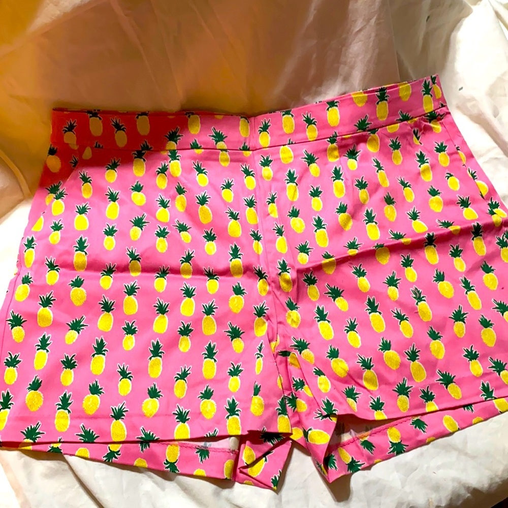 New Women’s size 20 pink pineapple short